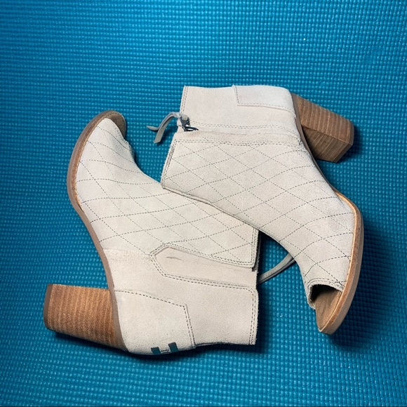 TOM’s Majorca Peep Toe Suede Heeled Shoes - Picture 4 of 8